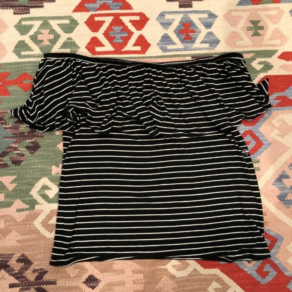Black and white stripe off the shoulder top - Picture 4 of 4